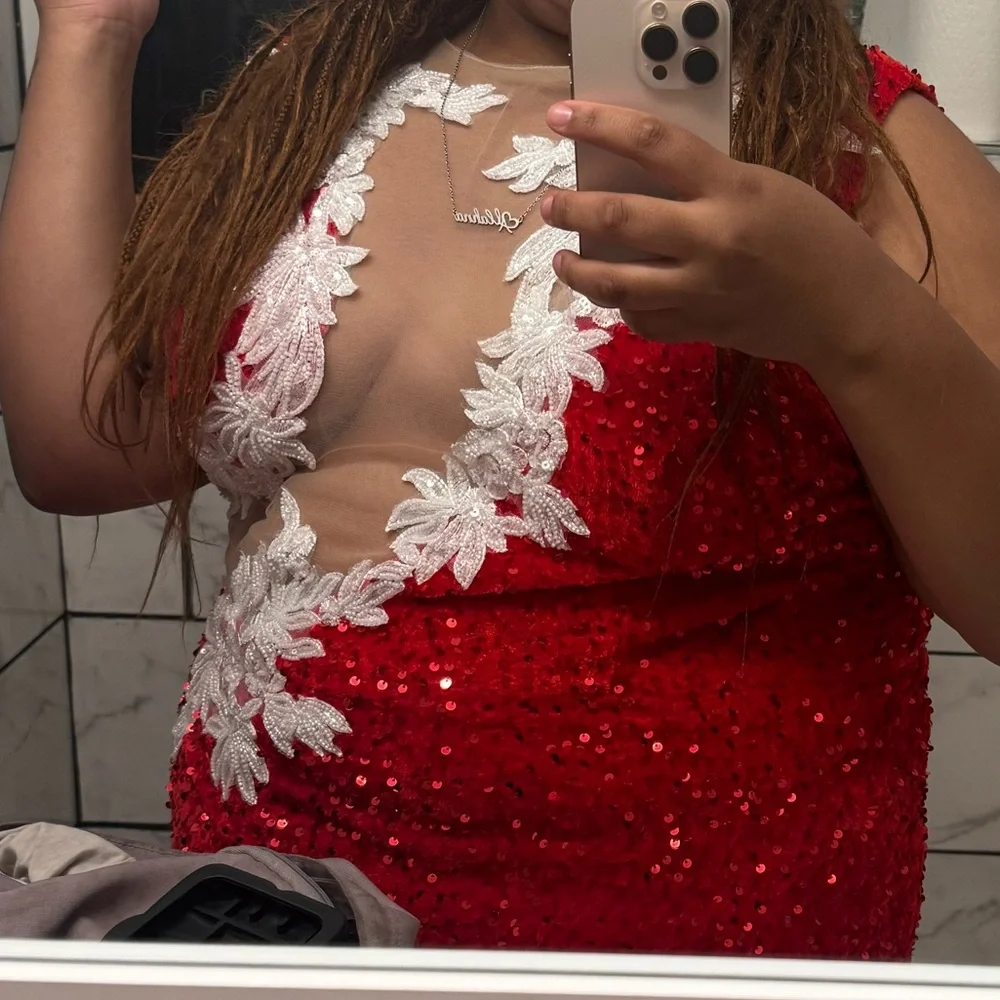 Red sequin & lace prom style dress - Picture 2 of 8
